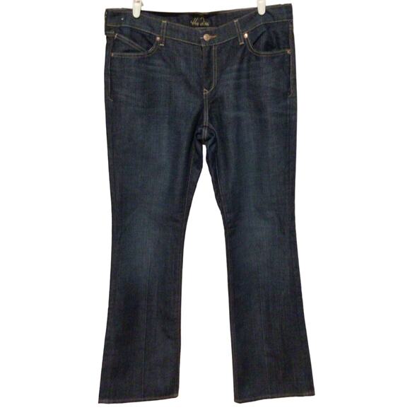 Old Navy Blue Diva Bootcut Low Rise Stretch Jeans Women’s Size 14 NWOT - Picture 2 of 4